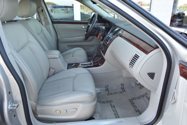 Used 2007 Cadillac DTS Luxury I w/ Sun And Sound Package FWD image 36