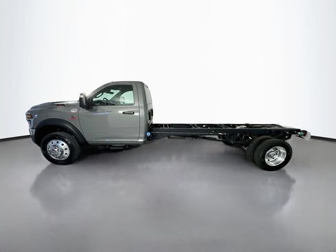 New 2026 RAM 5500 Tradesman w/ Chrome Appearance Group AWD/4WD image 4