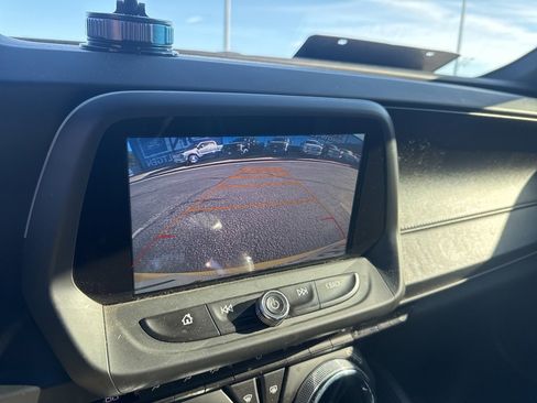 Used 2017 Chevrolet Camaro SS image 4