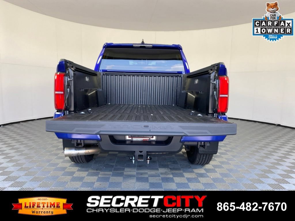 Used 2025 Toyota Tacoma TRD Sport AWD/4WD image 27