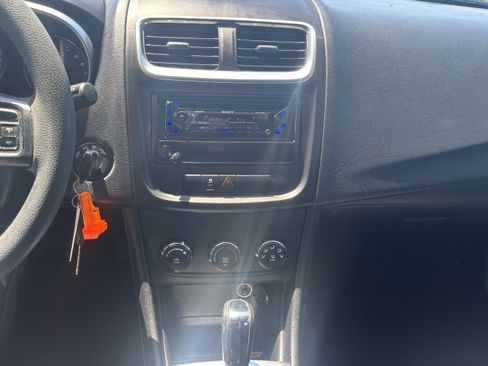 Used 2012 Dodge Avenger SE FWD image 10