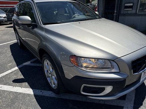 Used 2011 Volvo XC70 T6 AWD/4WD image 14