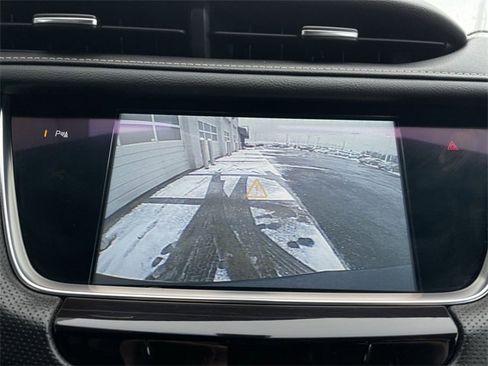 Used 2017 Cadillac XT5 FWD image 17