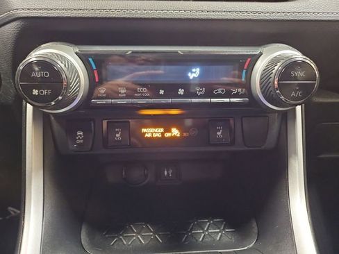 Used 2019 Toyota RAV4 XLE image 21