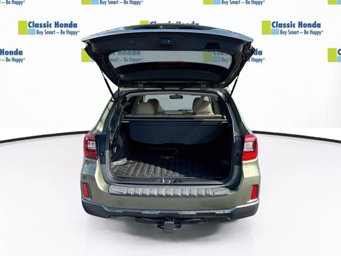 Used 2016 Subaru Outback 3.6R Limited AWD/4WD image 32