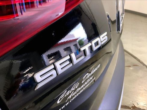 Certified 2023 Kia Seltos EX AWD/4WD image 8