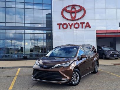 Used 2023 Toyota Sienna XLE