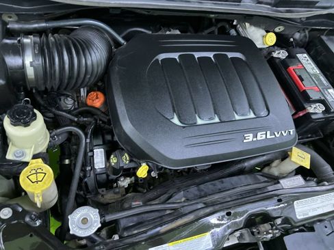Used 2012 Dodge Grand Caravan SXT w/ Entertainment Group 1 FWD image 15