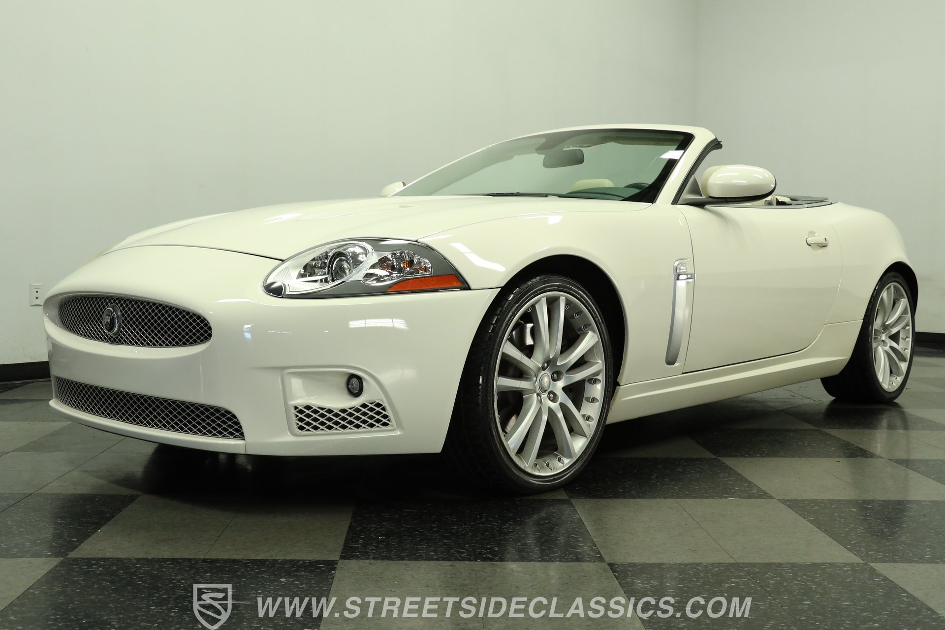 Used 2007 Jaguar XKR R RWD image 21