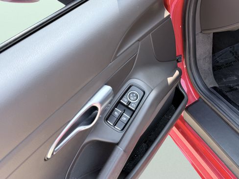Used 2019 Porsche 718 Cayman RWD image 22