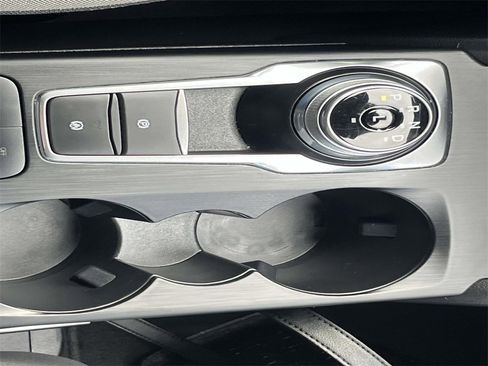 Used 2020 Ford Escape SE image 21