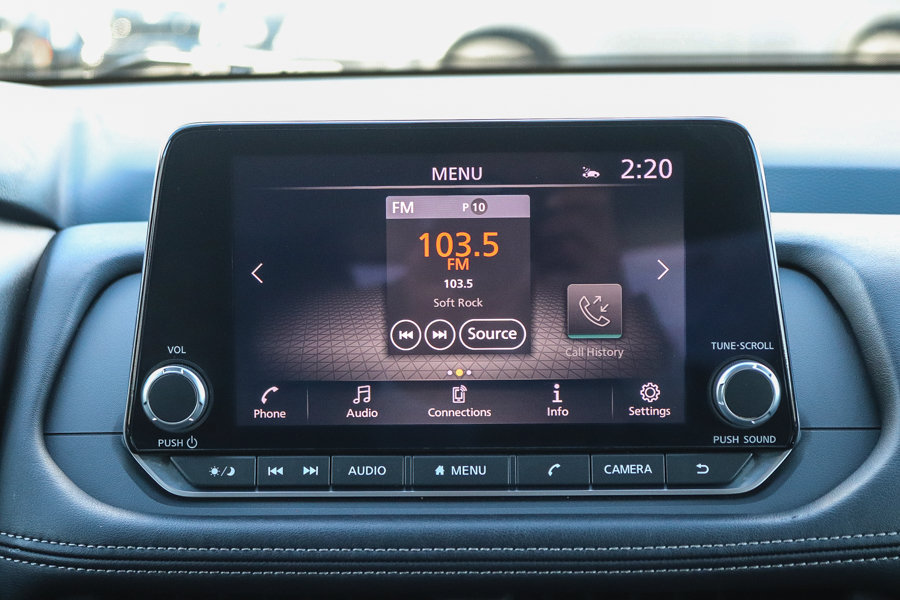 Used 2025 Nissan Rogue SV AWD/4WD image 14