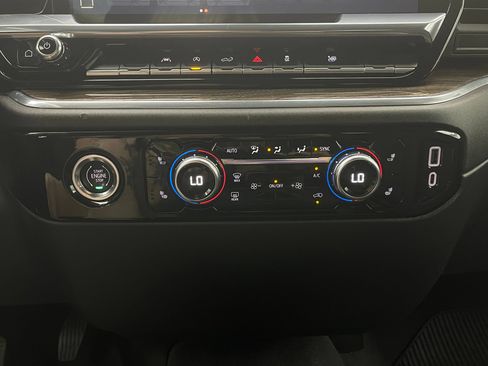 Used 2023 GMC Sierra 1500 Elevation AWD/4WD image 29