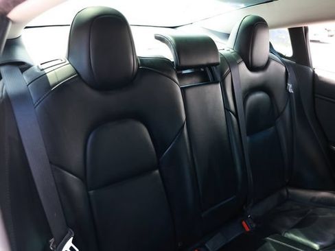 Used 2019 Tesla Model 3 Standard Range RWD image 17