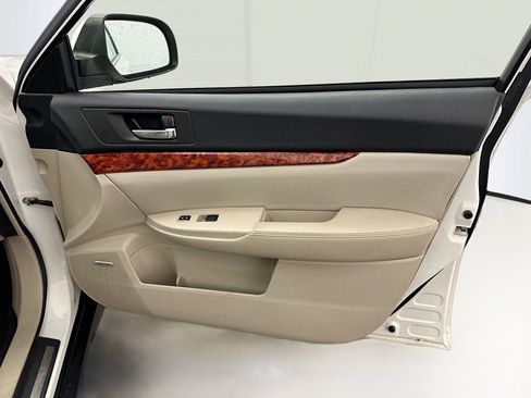 Used 2011 Subaru Outback 2.5i Limited w/ PWR Moonroof Pkg image 29
