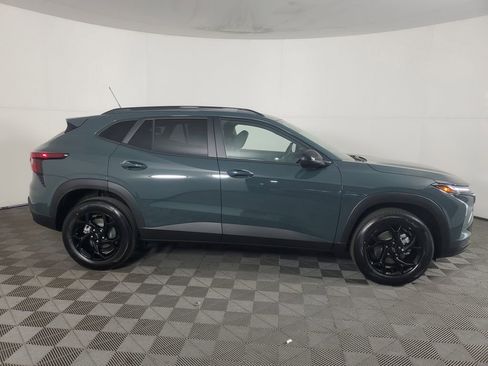 New 2026 Chevrolet Trax LT w/ Midnight Edition image 3