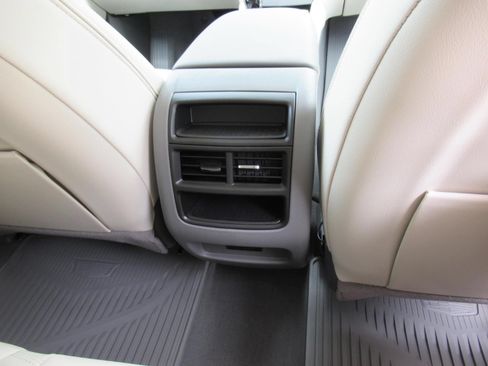 New 2026 Cadillac XT5 Premium Luxury AWD/4WD image 32