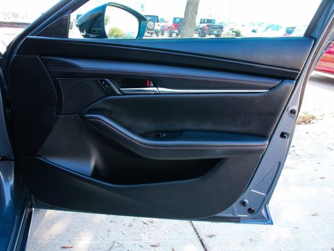 Used 2025 MAZDA MAZDA3 Carbon image 27