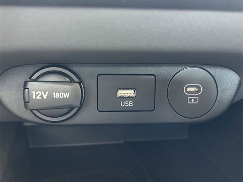 Used 2024 Hyundai Elantra SEL w/ Convenience Package image 8