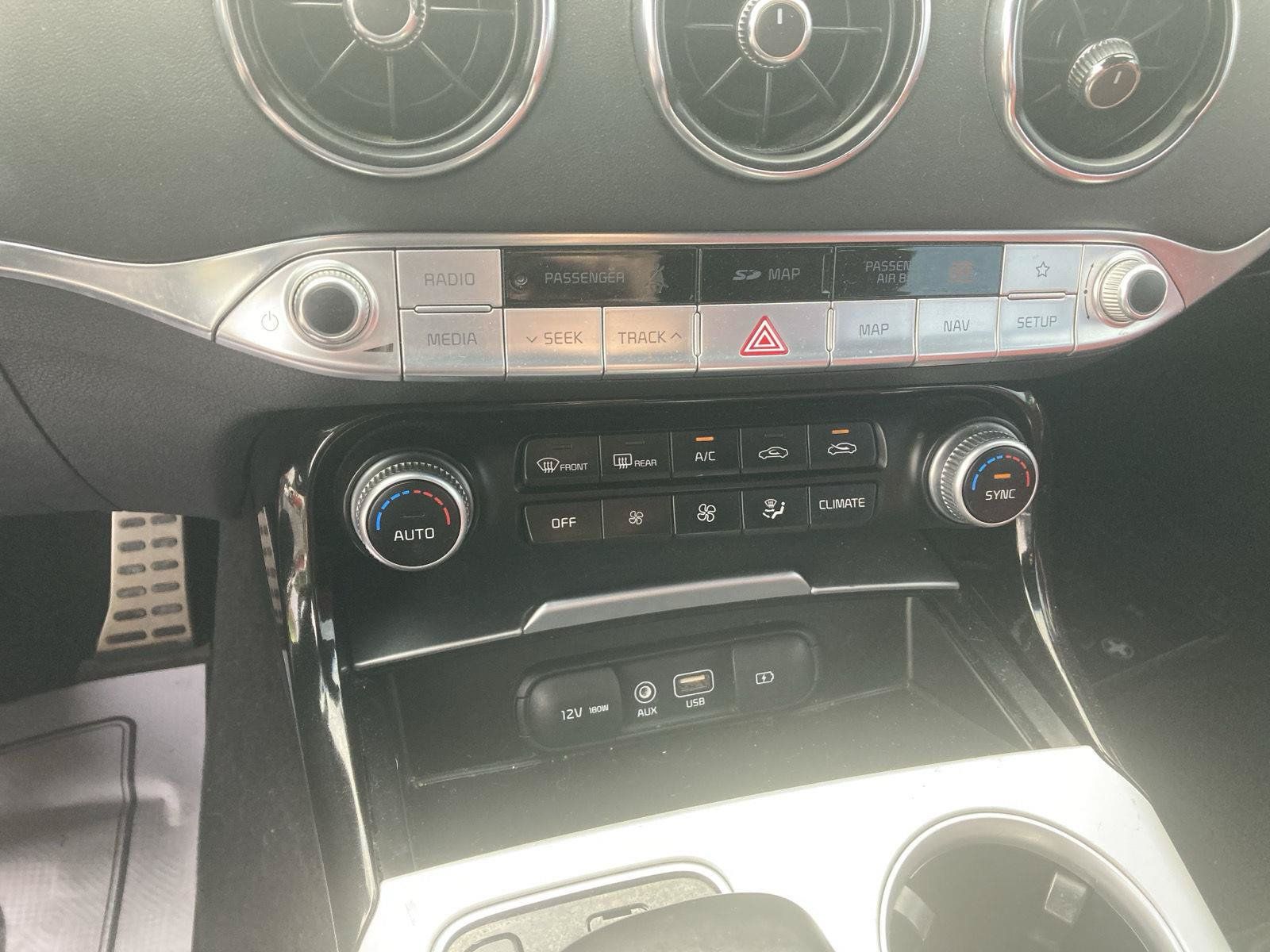 Used 2018 Kia Stinger GT2 AWD/4WD image 16
