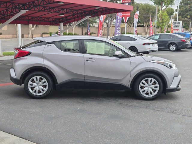 Used 2019 Toyota C-HR LE FWD image 4