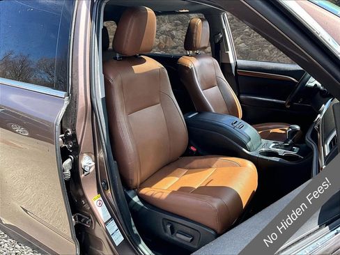 Used 2019 Toyota Highlander Limited AWD/4WD image 7