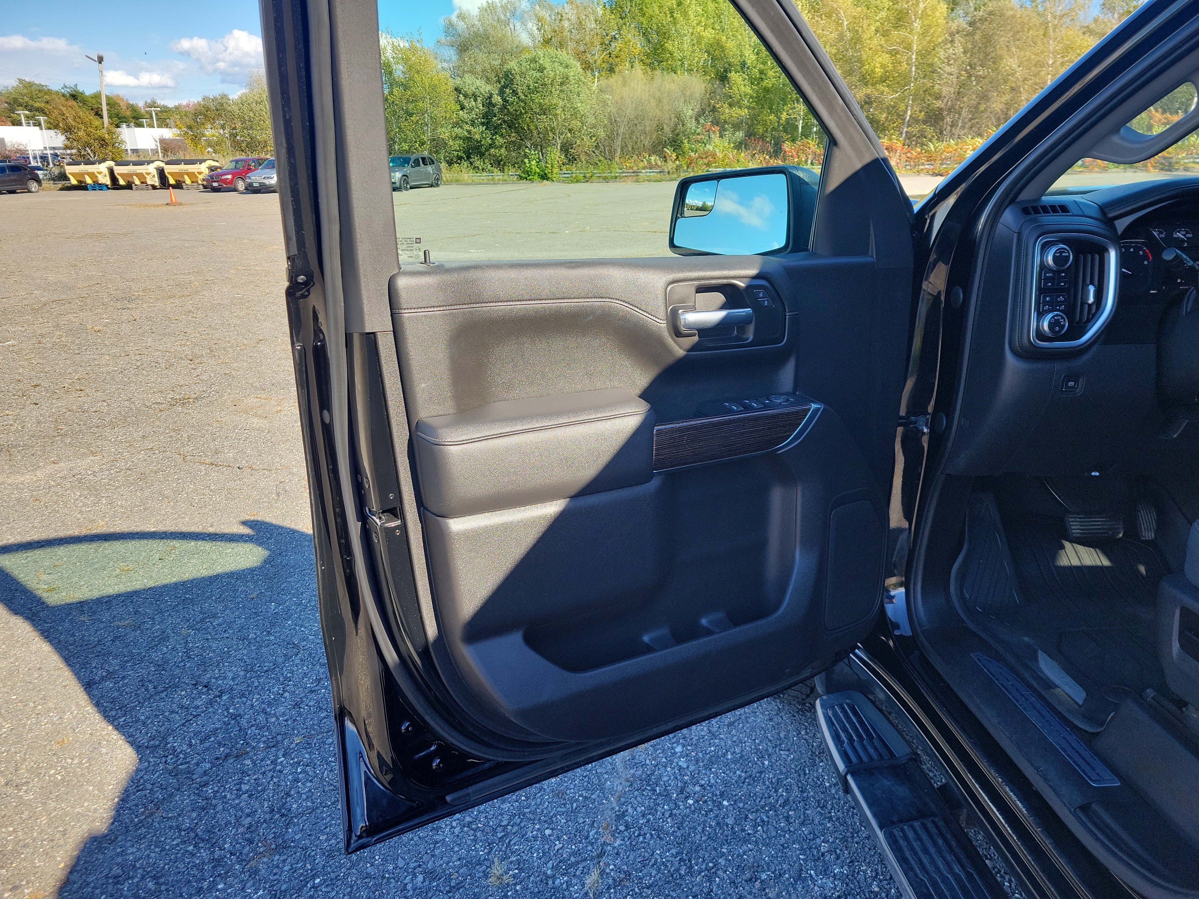 Used 2021 GMC Sierra 1500 Elevation w/ X31 Off-Road Package AWD/4WD image 15