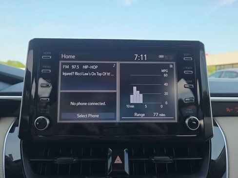 Used 2020 Toyota Corolla LE FWD image 25
