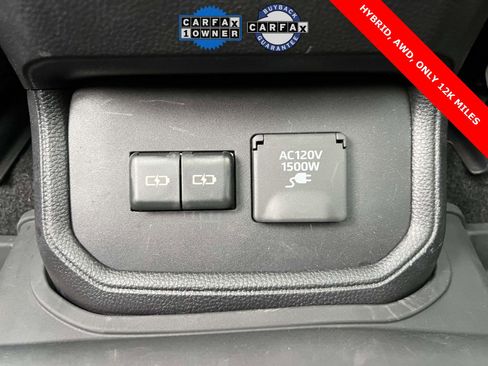 Used 2024 Toyota Highlander Platinum image 18