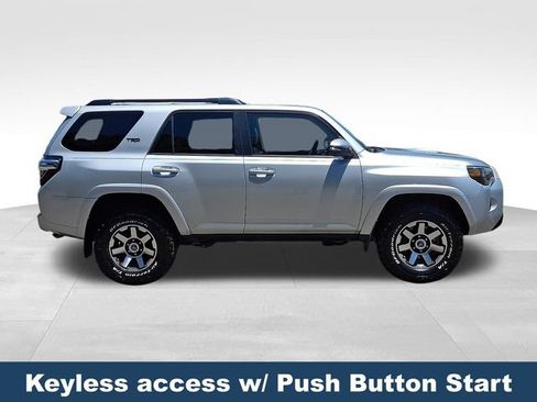 Used 2020 Toyota 4Runner TRD Off-Road Premium AWD/4WD image 9