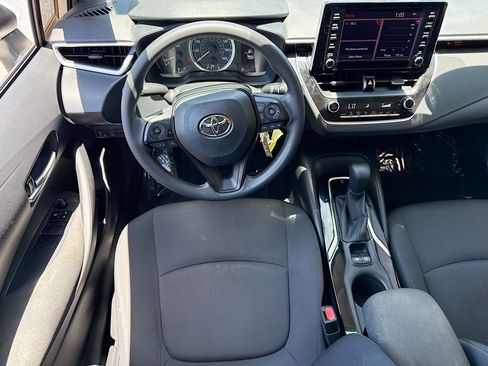 Used 2020 Toyota Corolla LE FWD image 15