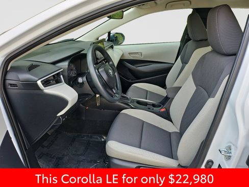 Used 2025 Toyota Corolla LE FWD image 22