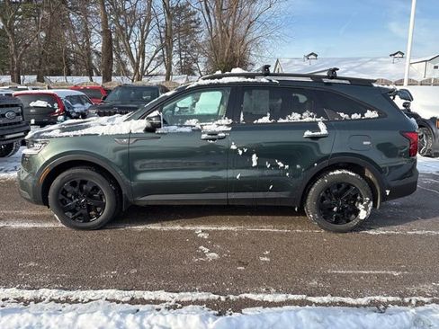 Certified 2022 Kia Sorento S w/ Panoramic Sunroof Package image 8