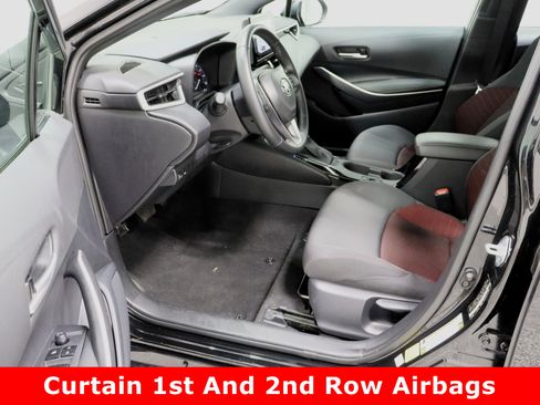 Used 2025 Toyota Corolla SE image 14