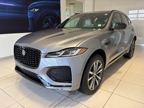New 2026 Jaguar F-PACE R-Dynamic S image 3