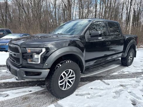 Used 2018 Ford F150 Raptor w/ Equipment Group 802A Luxury image 4