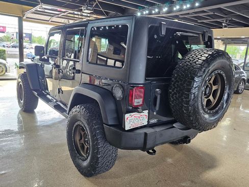 Used 2018 Jeep Wrangler Unlimited Sport S AWD/4WD image 5