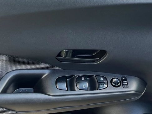 Used 2020 Nissan Kicks S FWD image 18