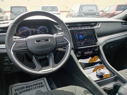 Used 2025 Jeep Grand Cherokee L Laredo w/ Luxury Tech Group I AWD/4WD image 10