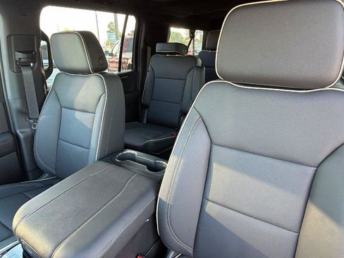 New 2026 Chevrolet Suburban Premier AWD/4WD image 5