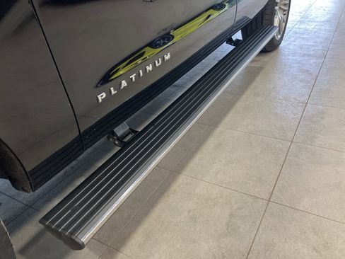 Used 2024 Ford Expedition Platinum image 11