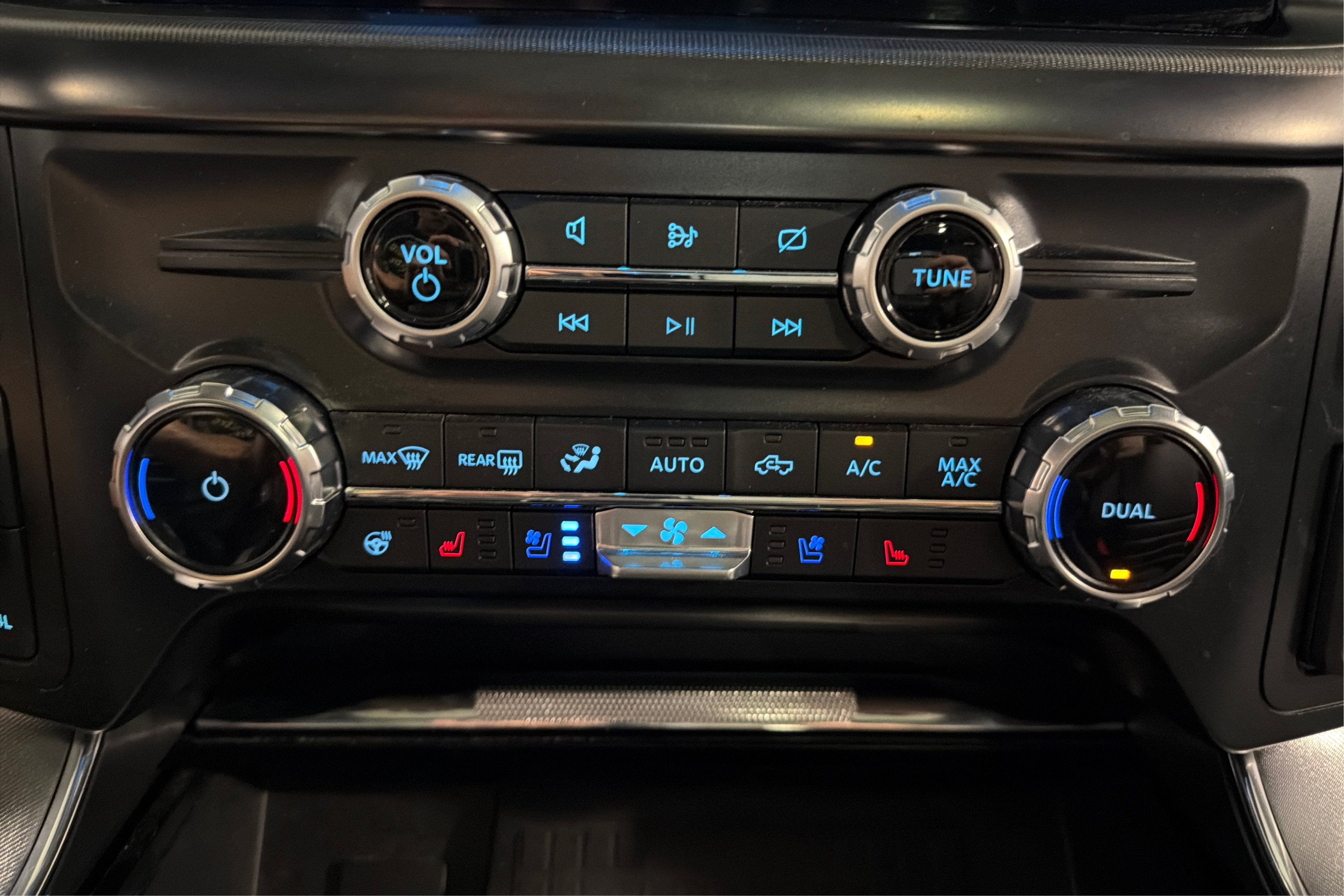Used 2022 Ford F150 Platinum w/ Max Trailer Tow Package AWD/4WD image 35