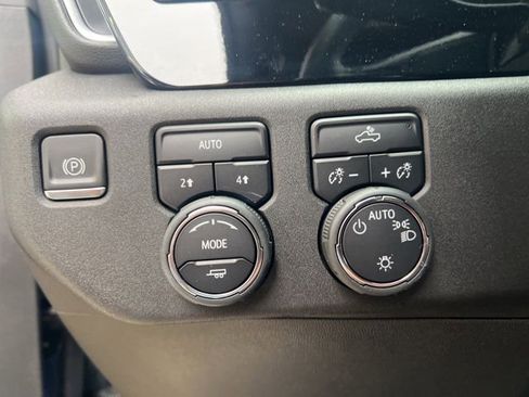 Used 2024 Chevrolet Silverado 1500 LT AWD/4WD image 26