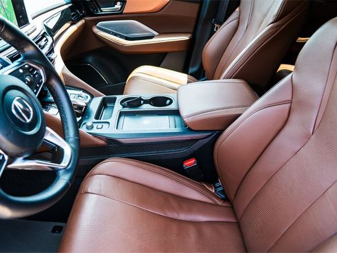 Used 2025 Acura MDX SH-AWD w/ Technology Package image 8