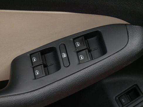 Used 2017 Volkswagen Jetta SE FWD image 19