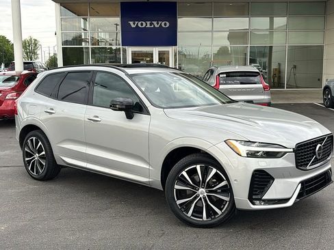 Certified 2023 Volvo XC60 B5 Plus w/ Climate Package AWD/4WD image 2