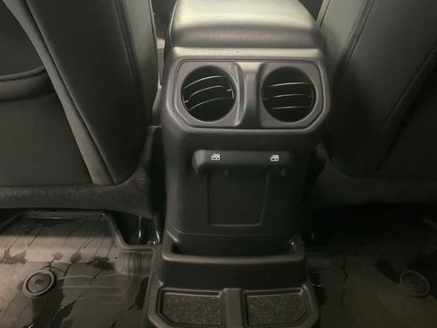 Used 2023 Jeep Wrangler Unlimited image 29