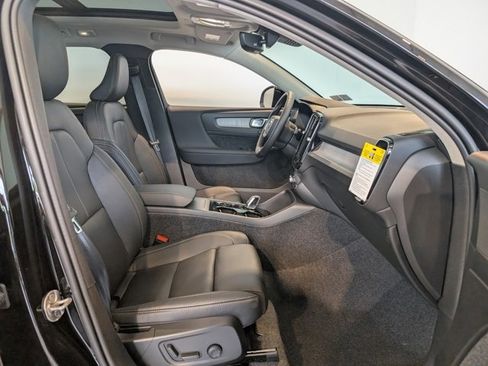 New 2026 Volvo XC40 B5 Plus w/ Protection Package Premier image 31