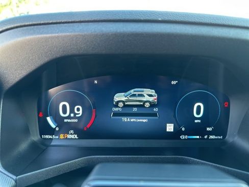 Used 2025 Ford Explorer ST-Line w/ ST-Line Street Pack image 36