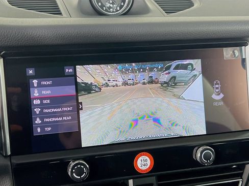 Certified 2026 Porsche Macan AWD/4WD image 17
